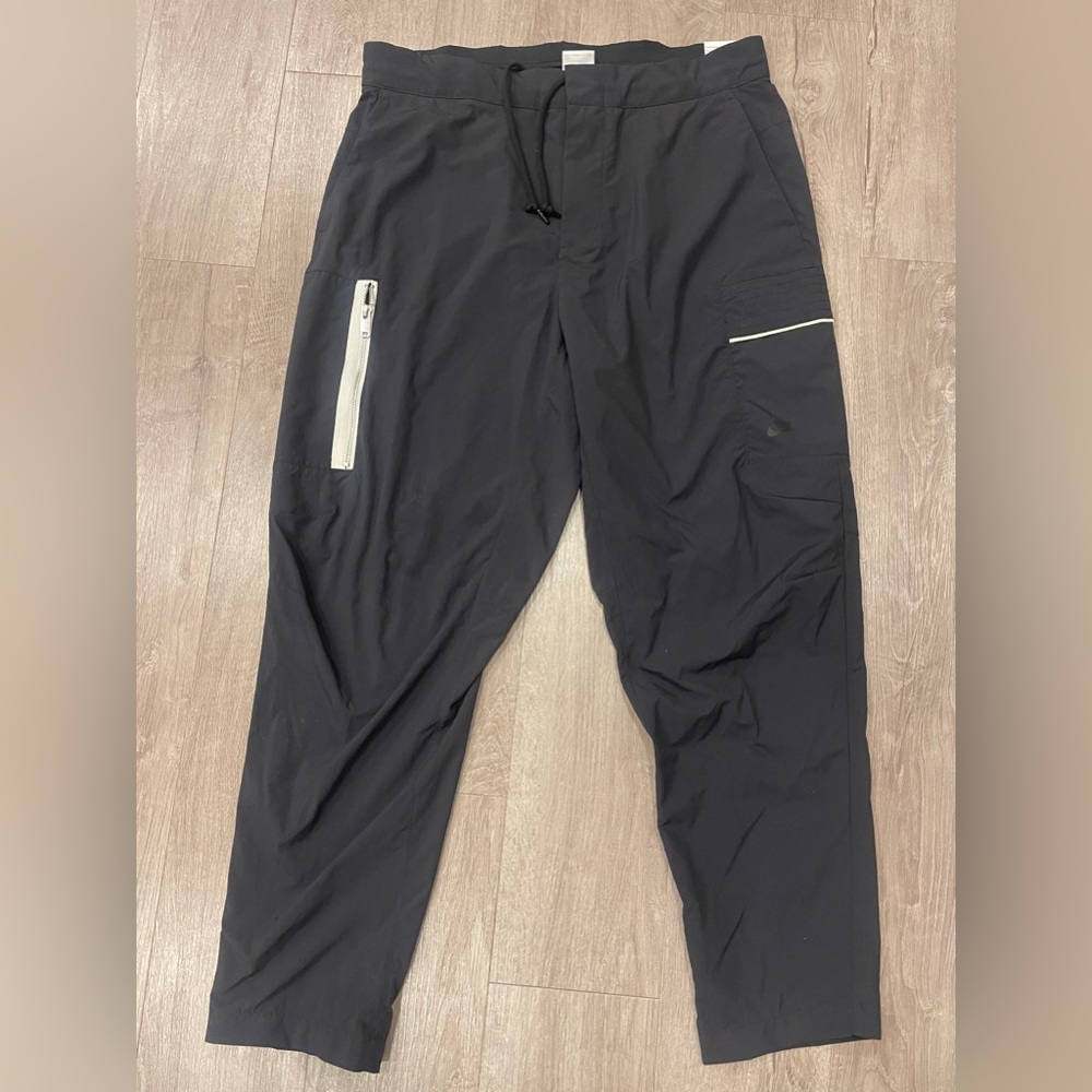 Men's Nike Standard Fit - Taper Leg Black Athletic Pants/Joggers